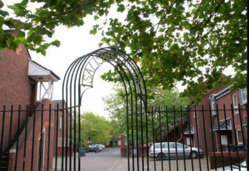 Excellent Location -Central Belfast - Parking - 4 Beds Exterior foto